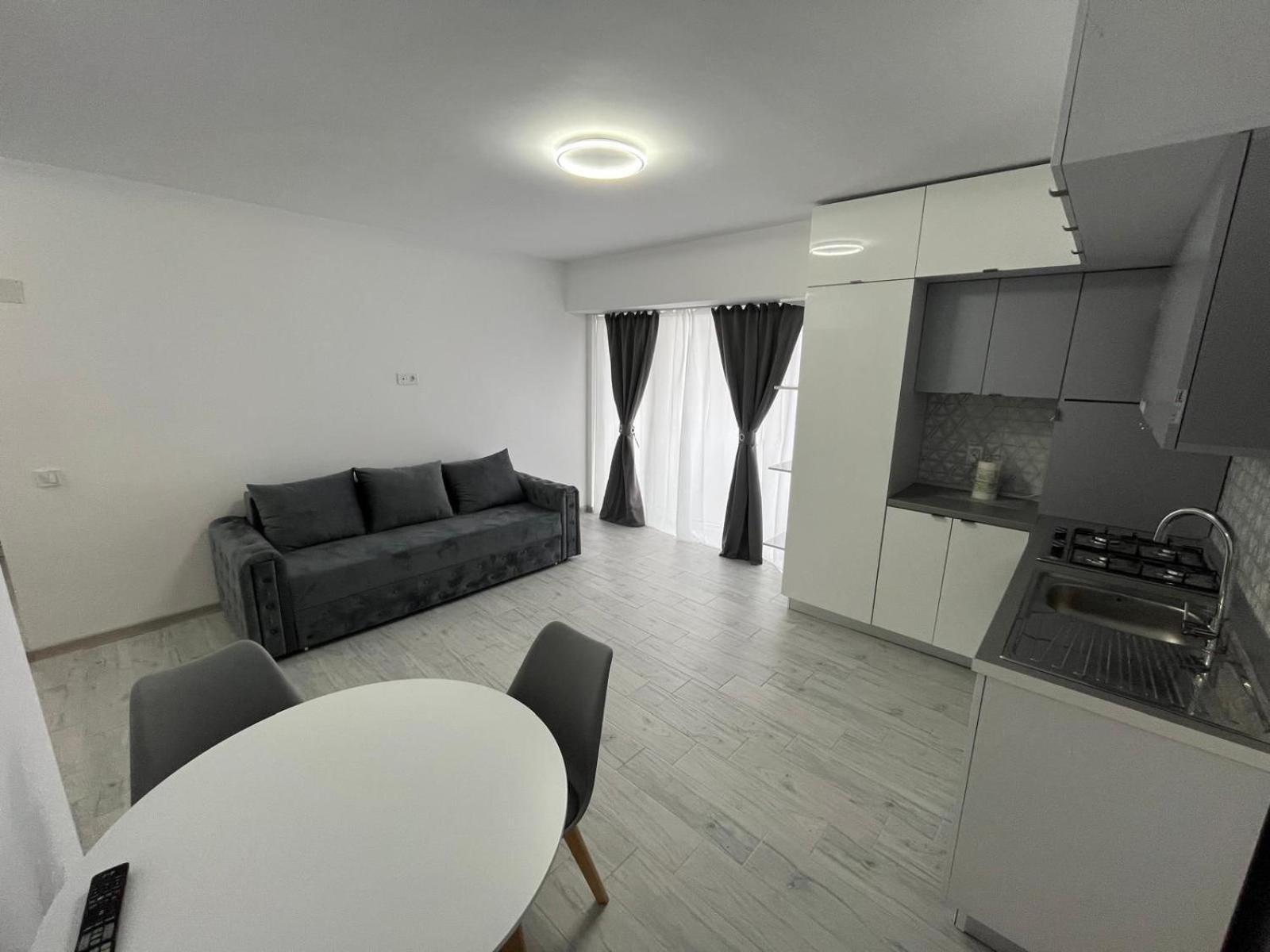 Luxy Apartment Craiova Exterior foto