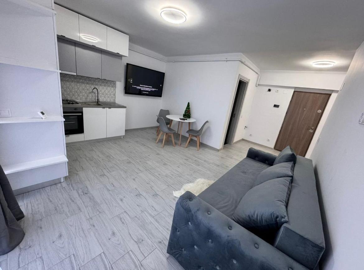 Luxy Apartment Craiova Exterior foto